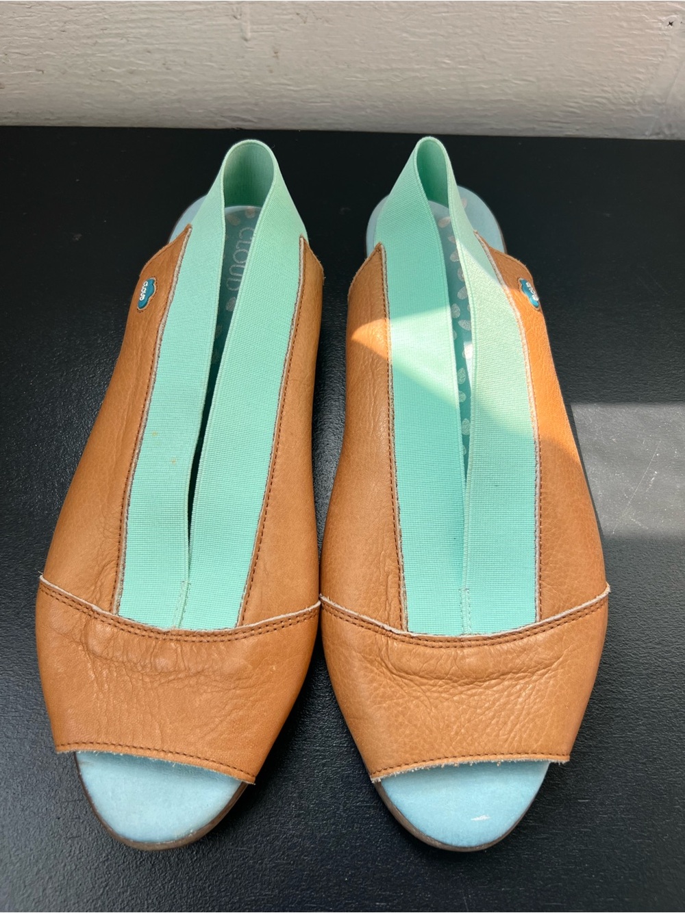 Cloud Footwear Peep-Toe Slingback Flats